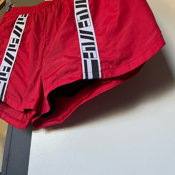 Shorts - Picture 3 of 6